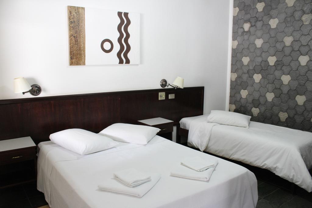 Hotel Pousada Da Neia Cananéia Buitenkant foto